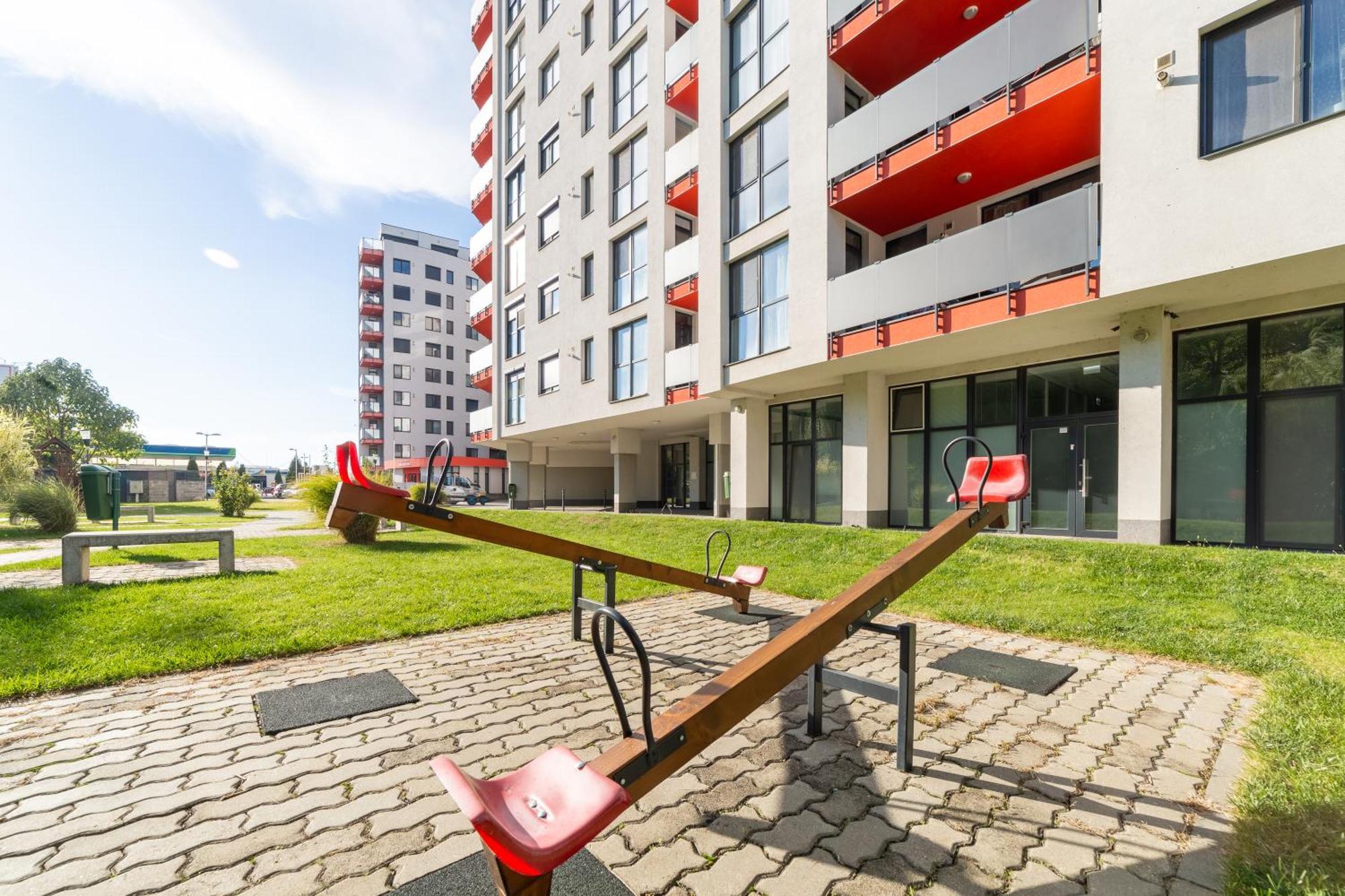 Ari Blue Apartment Ared In Kaufland Complex Arad Buitenkant foto